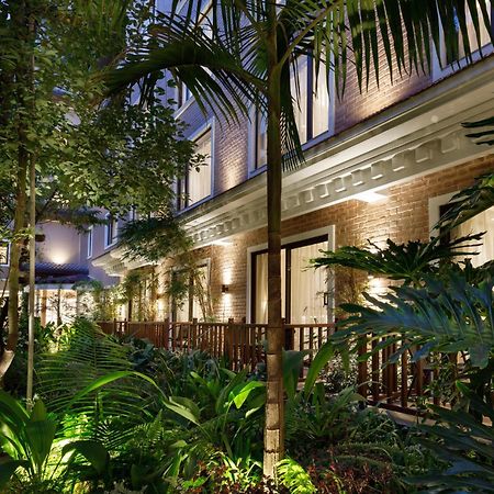 Hotel Thrive, A Tropical Courtyard Kathmandu Esterno foto