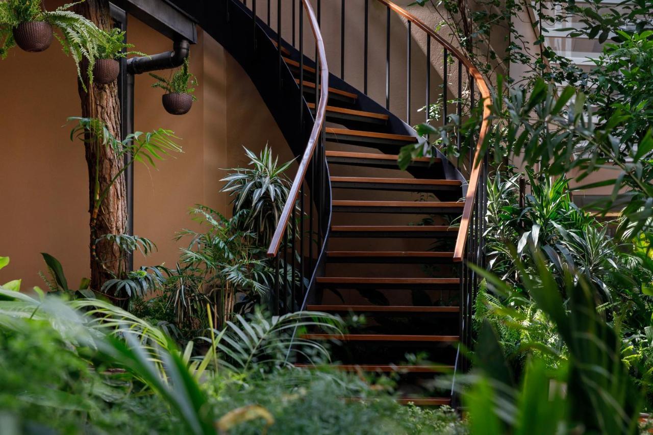 Hotel Thrive, A Tropical Courtyard Kathmandu Esterno foto