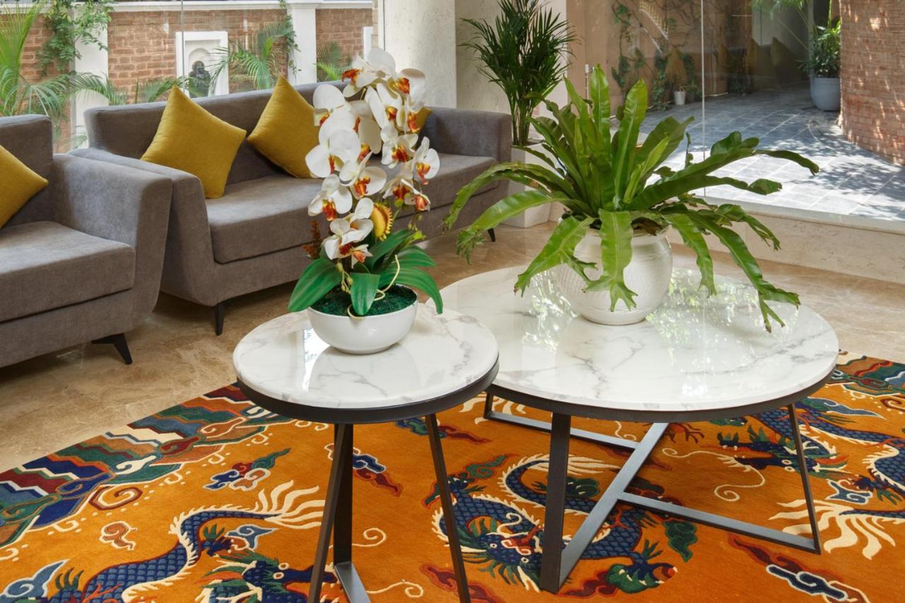 Hotel Thrive, A Tropical Courtyard Kathmandu Esterno foto