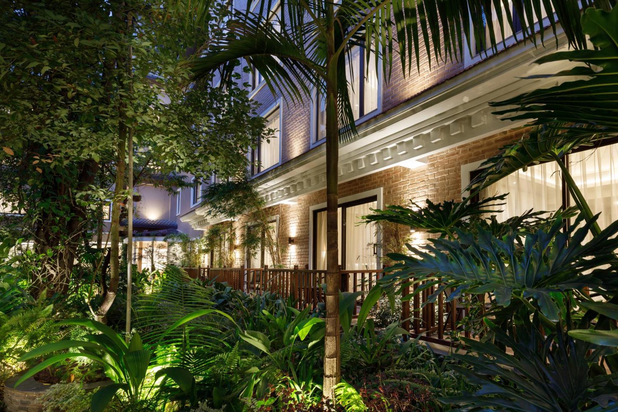 Hotel Thrive, A Tropical Courtyard Kathmandu Esterno foto